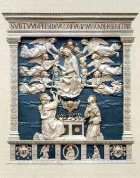 Andrea della Robbia & Werkstatt, Altar der Himmelfahrt Marias, glasierte Terracotta, Florenz, um 1500, Liebighaus-Museum alter Plastik, Frankfurt